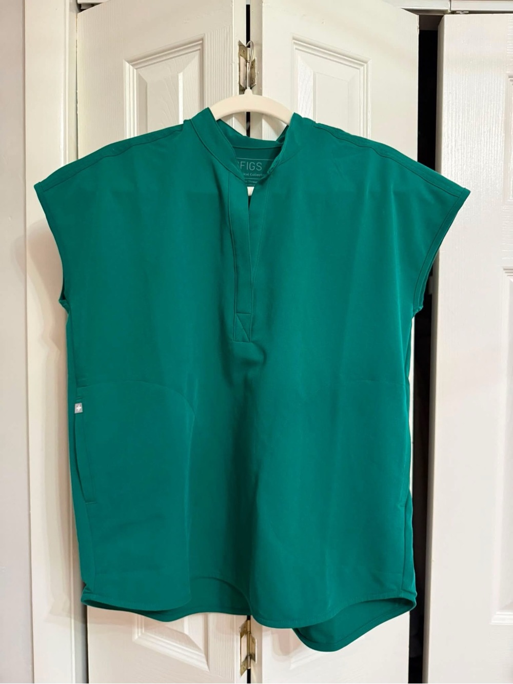 FIGS Women’s Green Scrub Top